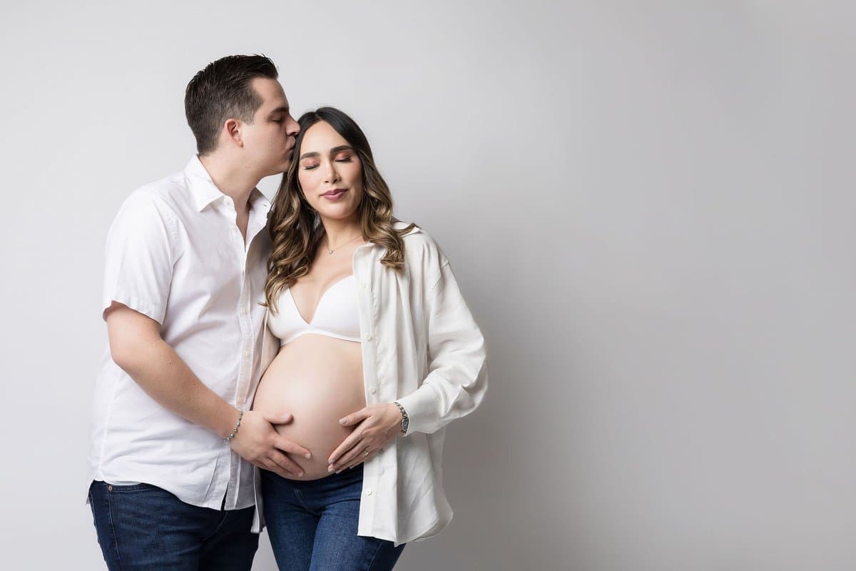 Sesión de embarazo en pareja Querétaro - estudio Bambuky